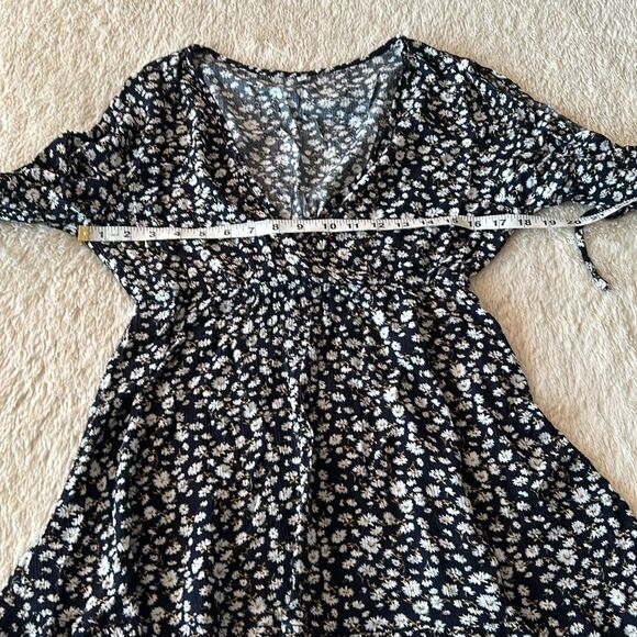 Daisy print sun dress size medium - Picture 5 of 16